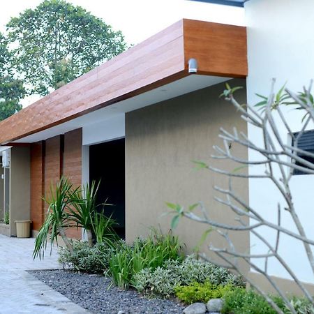 Reddoorz Syariah Plus Near Banyuwangi Airport Dış mekan fotoğraf